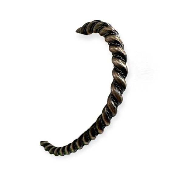 Vintage cuff bracelet - Picture 2 of 6